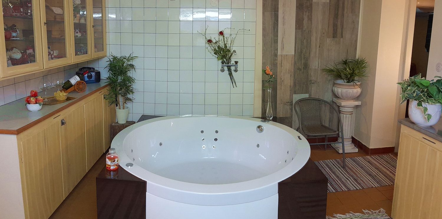 Spabadkar, bubbelbalja med massage och ljusterapi